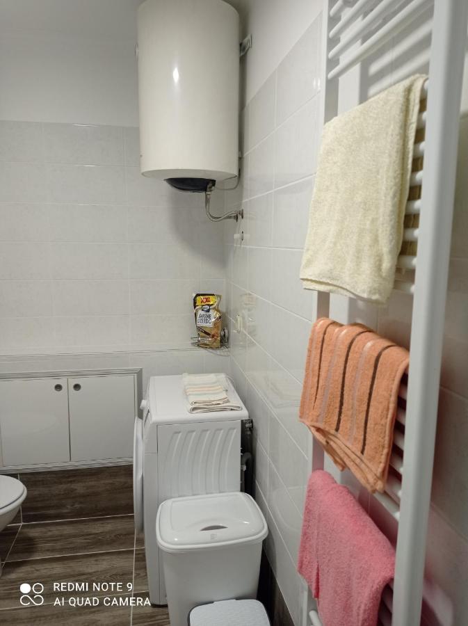 Studio Apartman Sonja โอโทชาส ภายนอก รูปภาพ